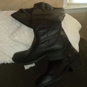 Sold!!! New!!! leather black boots